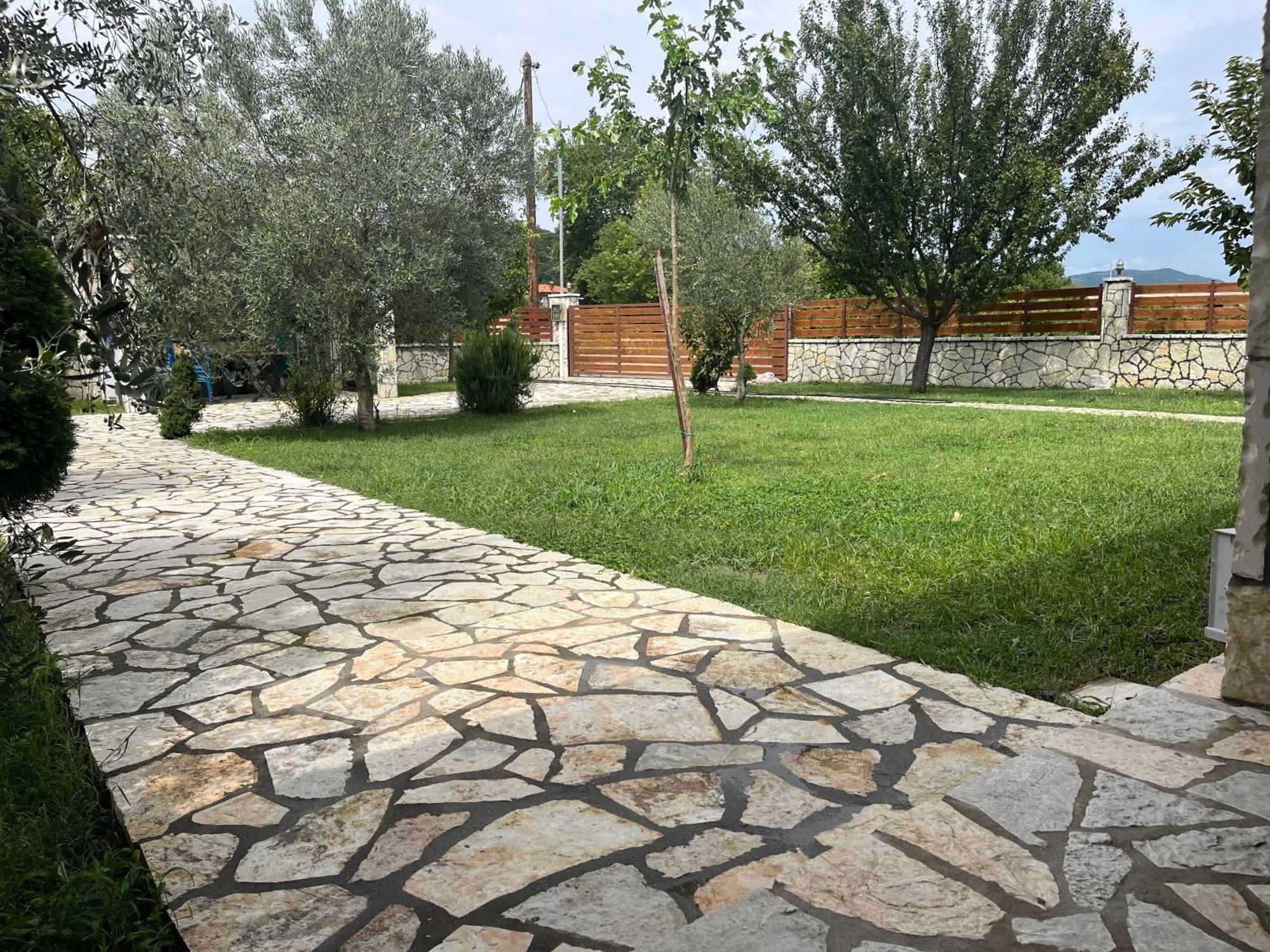 Το Πετρινο Σπιτι Του Καστρη! Με Θεα Τα Μετεωρα Βίλα Καλαμπάκα Εξωτερικό φωτογραφία